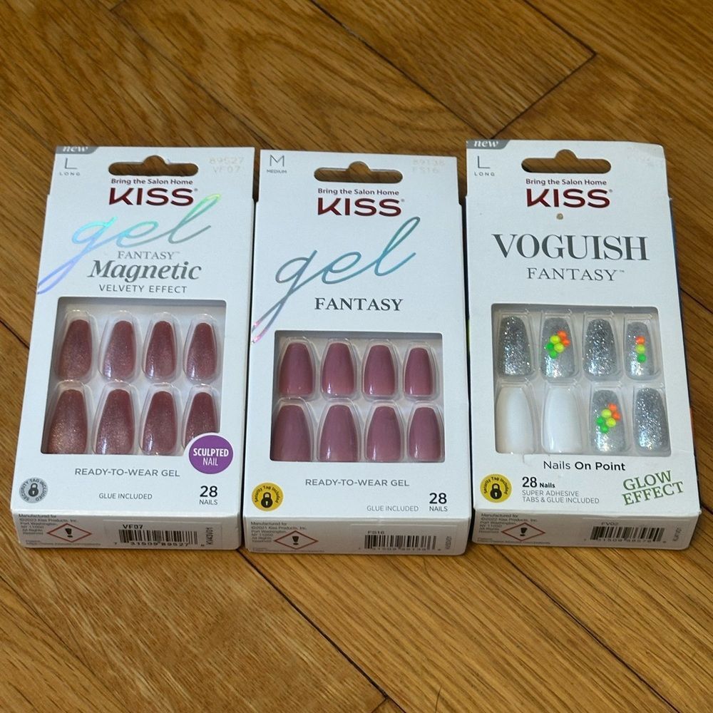 Kiss gel fantasy L M Press On Nail Bundle